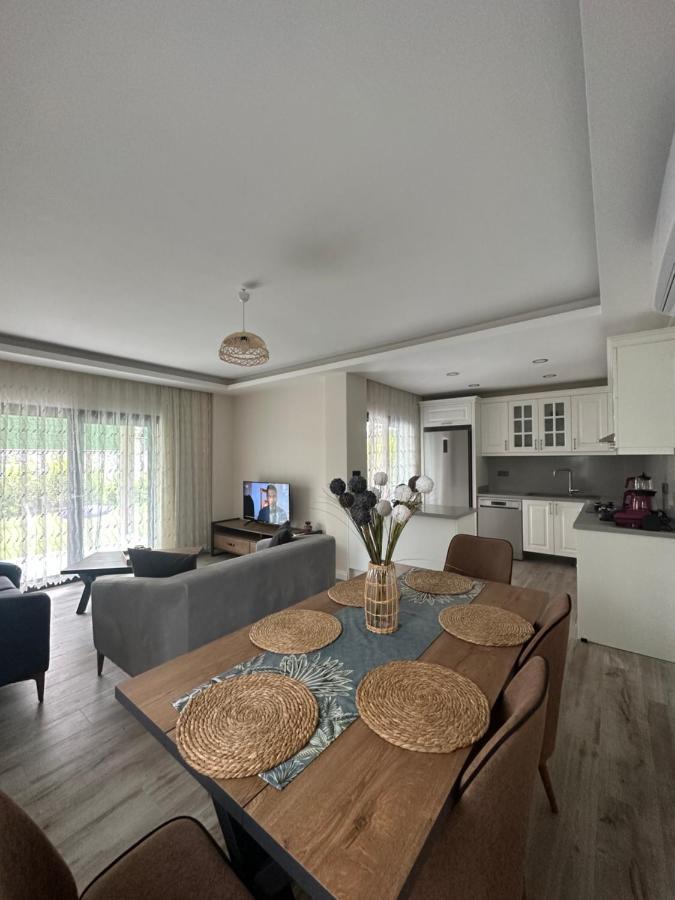Guemuesluekte Havuzlu-bahceli-3 Yatak Odali Muestakil Villa Bodrum
